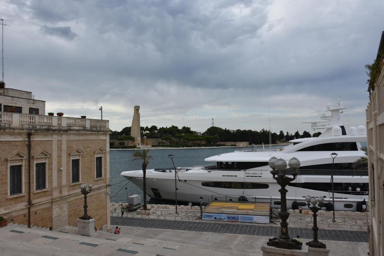 Il Duomo E Il Mare Apartamento Brindisi Exterior foto
